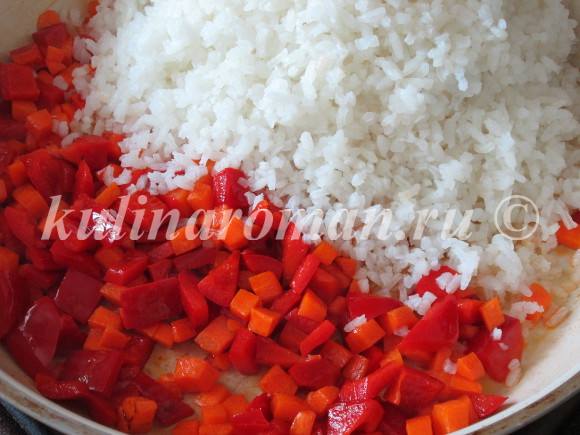 рис на сковороде с овощами