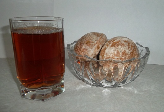 Лечебный травяной чай из липы, чабреца и мелиссы