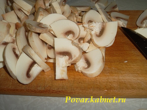 Куриное филе в духовке с грибами