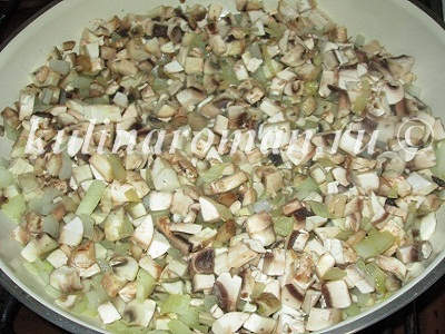 жарим грибы для картофельных котлет