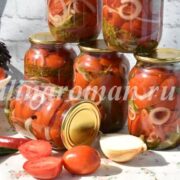 помидоры с луком на зиму пальчики оближешь