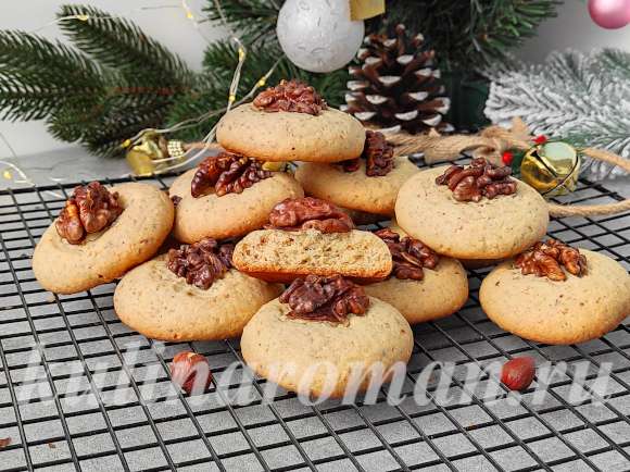 рождественское печенье с орехами